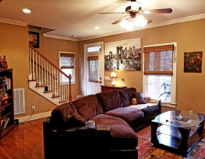 Downtown Haven in Nashville walking distance to lower Broad and trendy Gulch.